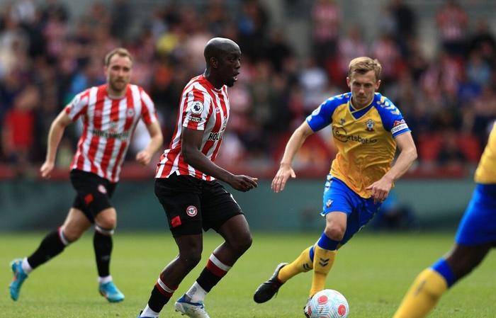 包含伯明翰城与南安普顿的交锋：势均力敌的词条