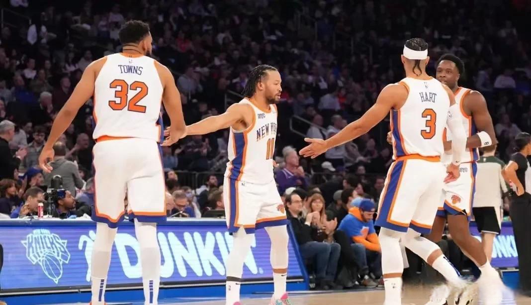 向前推进：雄鹿全队精彩表现赢得胜利的简单介绍