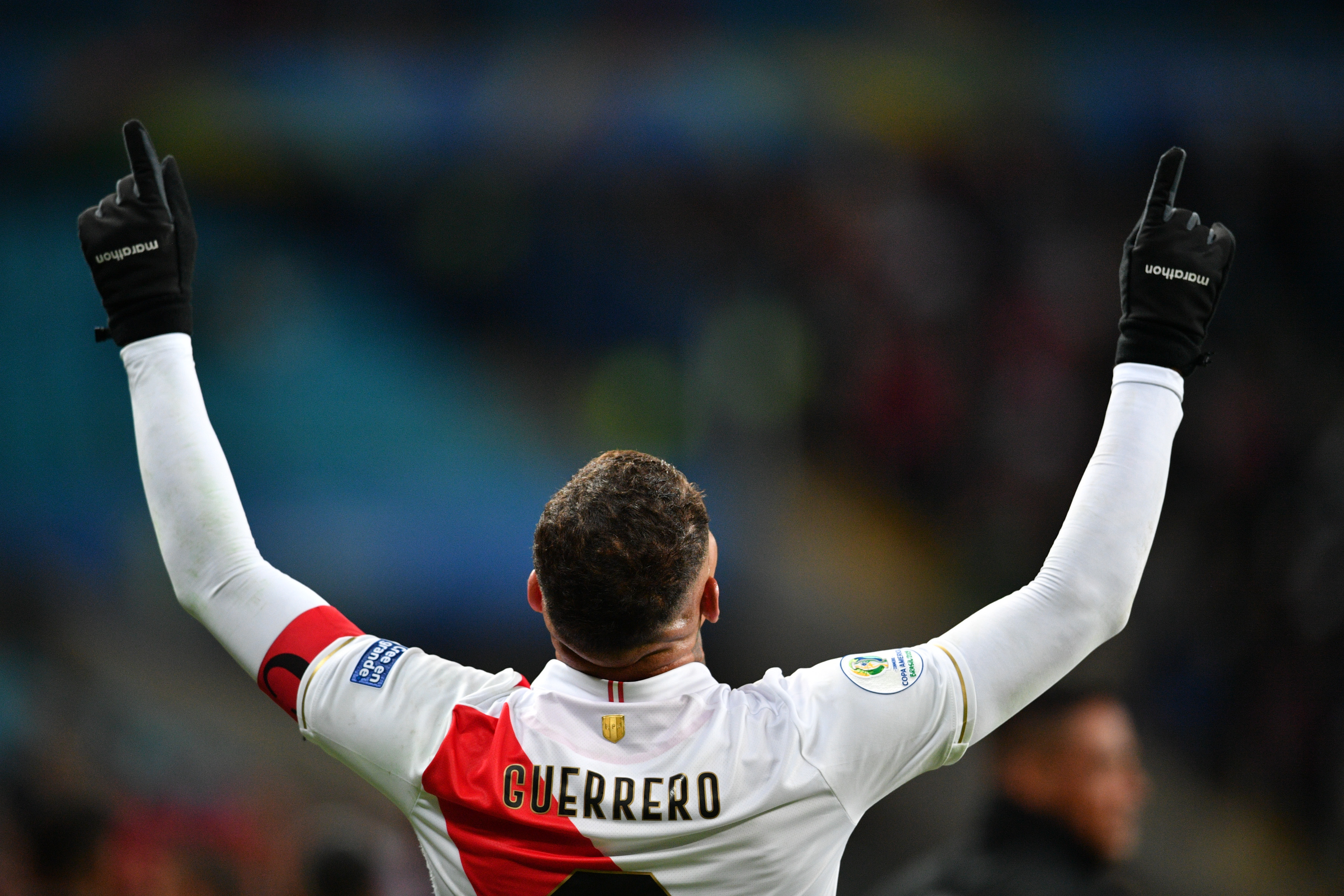 秘鲁队遭遇挫折，未能晋级八强