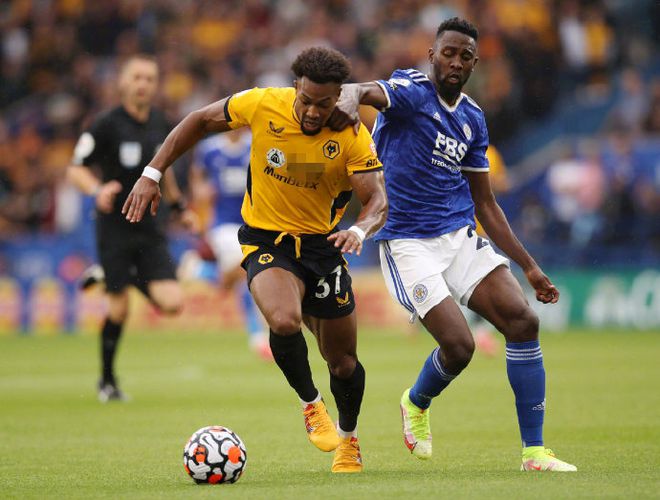 包含尼姆主场取胜，保持不败纪录的词条