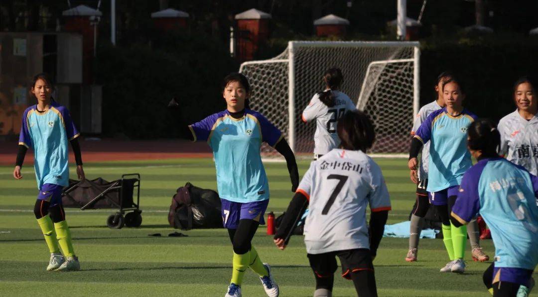 郑州女足决胜力战!奋勇拼搏追求胜利