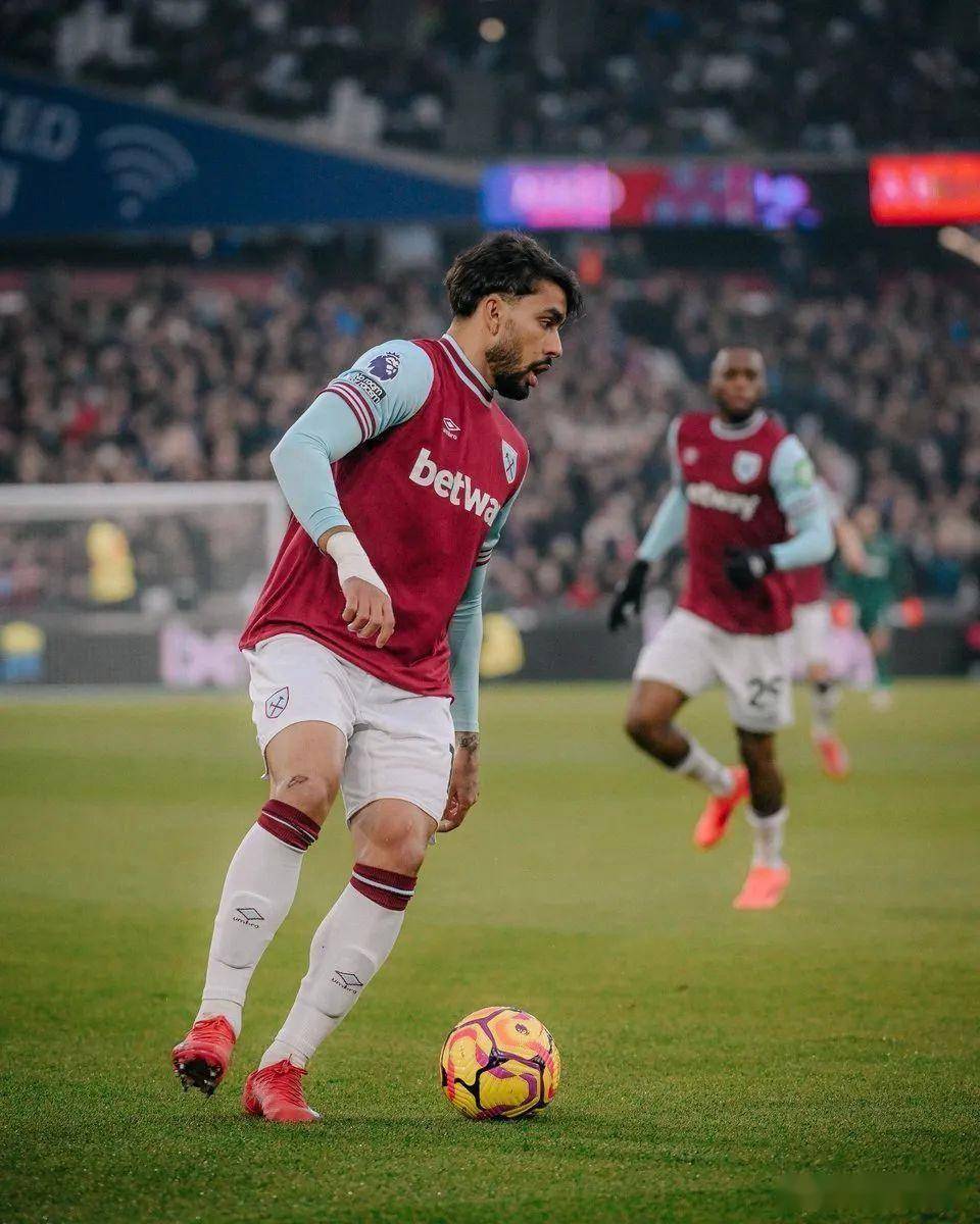 包含热刺遗憾平局：维拉防线坚固，战况僵持不下的词条