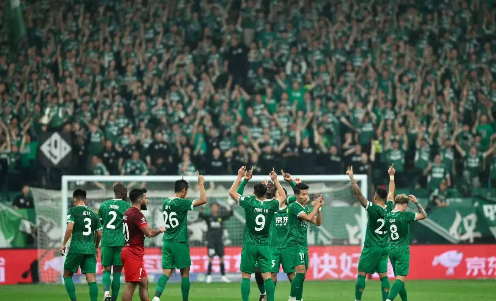 上海队逆转胜利，继续领跑积分榜的简单介绍