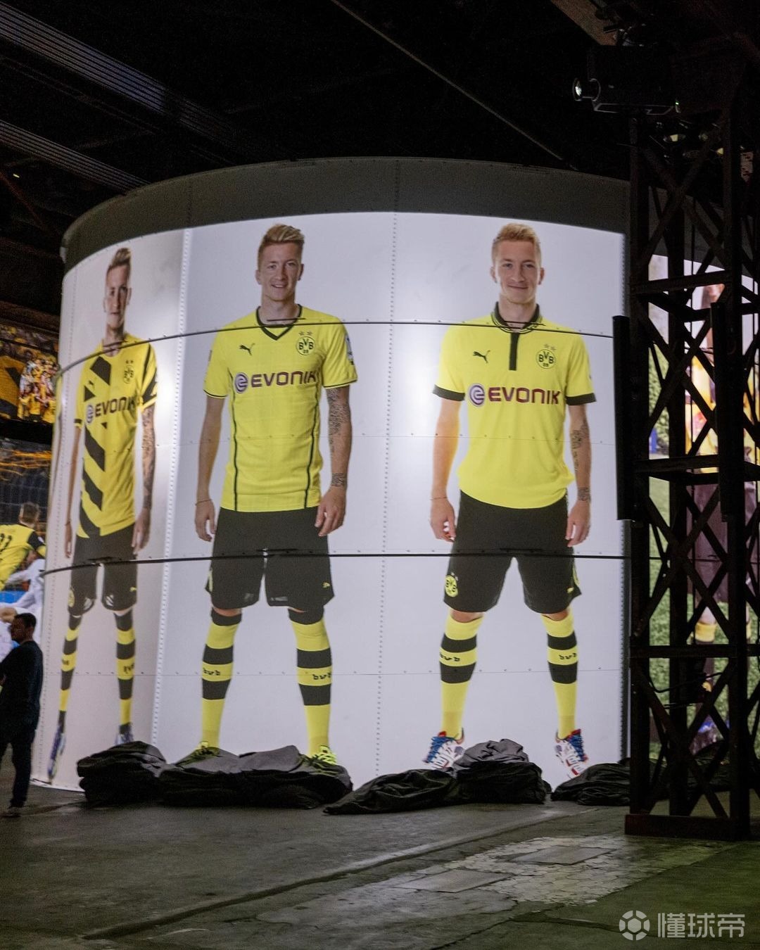 传奇球星继续待在多特蒙德，为球队助力的简单介绍