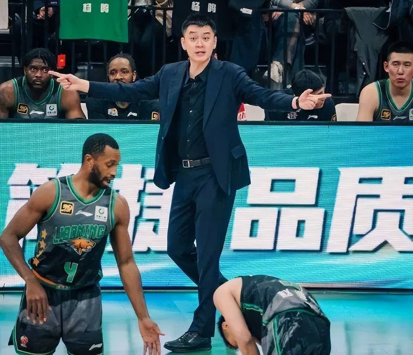 雷恩内乱频发，引援失利成绩受影响的简单介绍