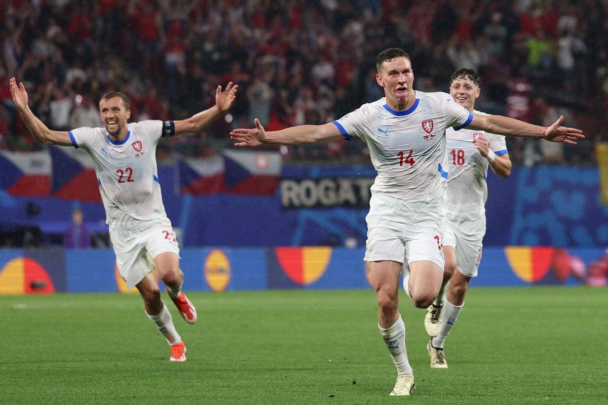 捷克队抢夺关键胜利，欧洲预选赛战绩稳定