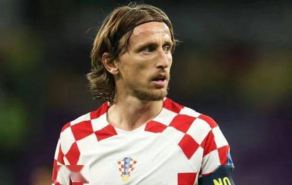 半决赛之路：英雄们为荣誉而战的简单介绍