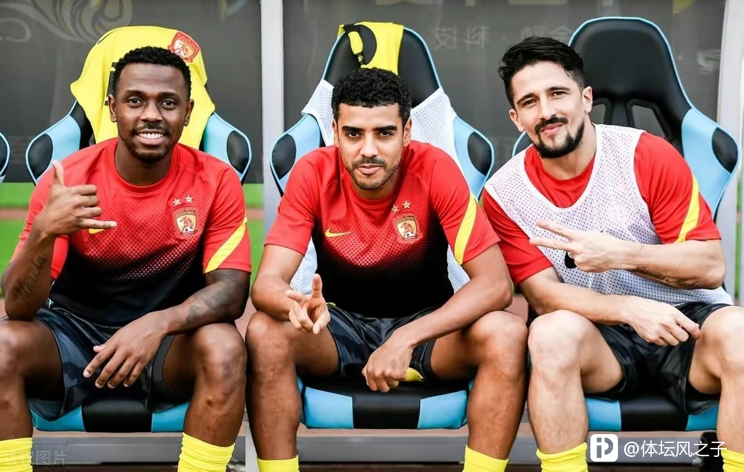 半决赛之路：英雄们为荣誉而战的简单介绍