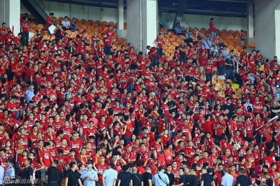 亚泰主场逼平恒大，抢得关键分的简单介绍