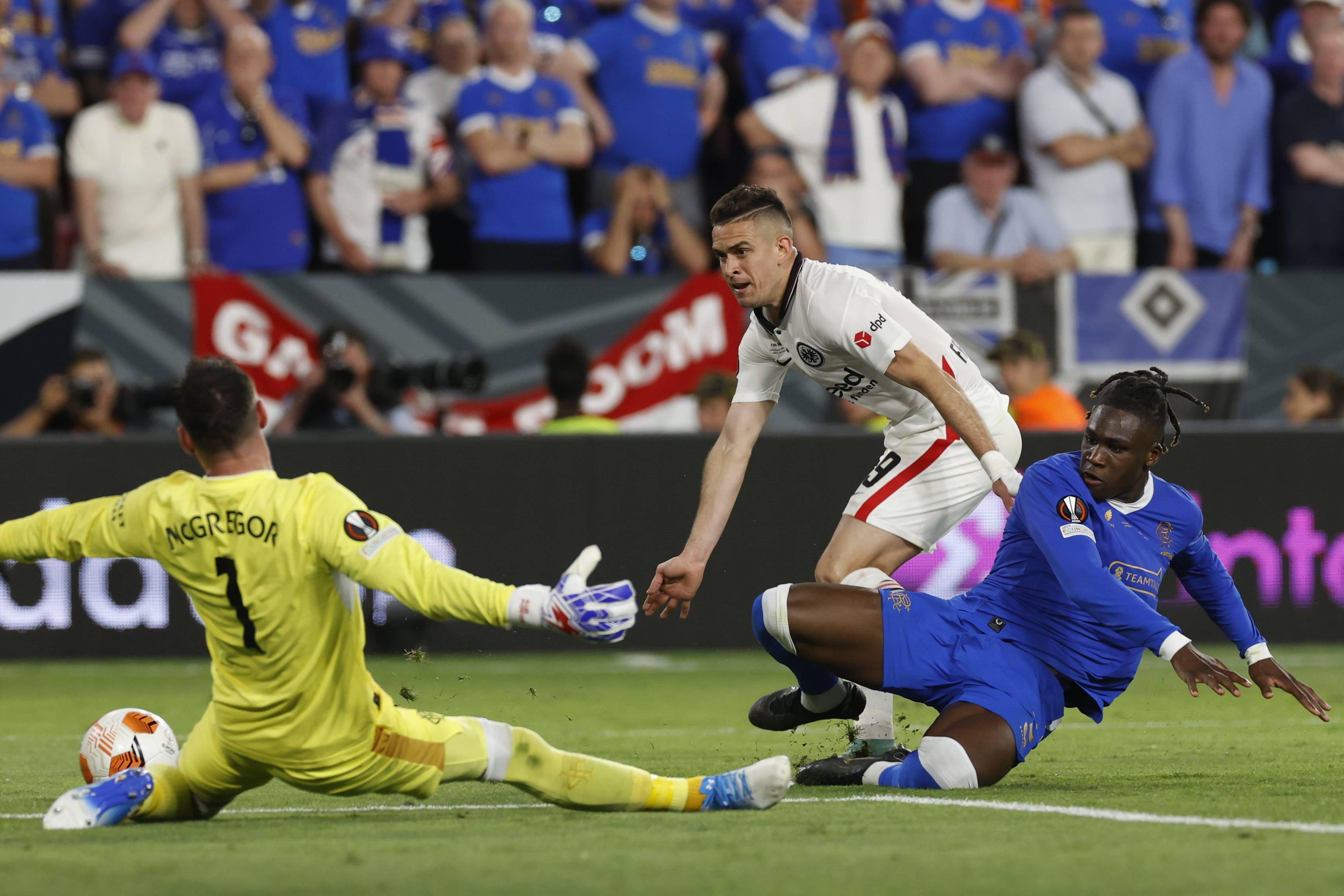 法兰克福队突然爆发，赢得连续胜利