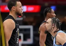 瓦连西亚积极进攻,客场取胜在望 瓦连西亚积极进攻,客场取胜在望