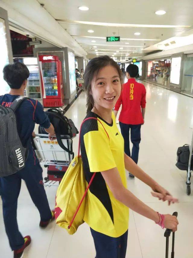 摩洛哥射击选手夺得男子冠军，喜笑颜开