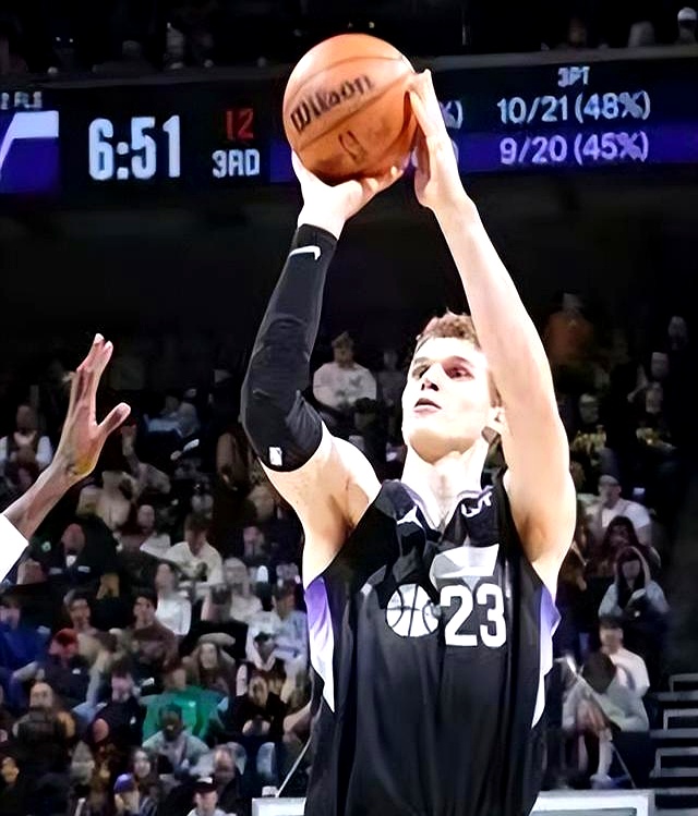 火箭胜出爵士，实现一波六连胜