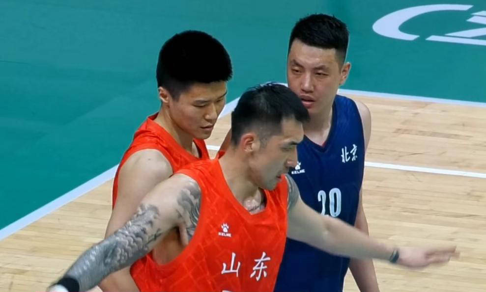 包含山东男篮客场全队发威，轻取贵阳的词条