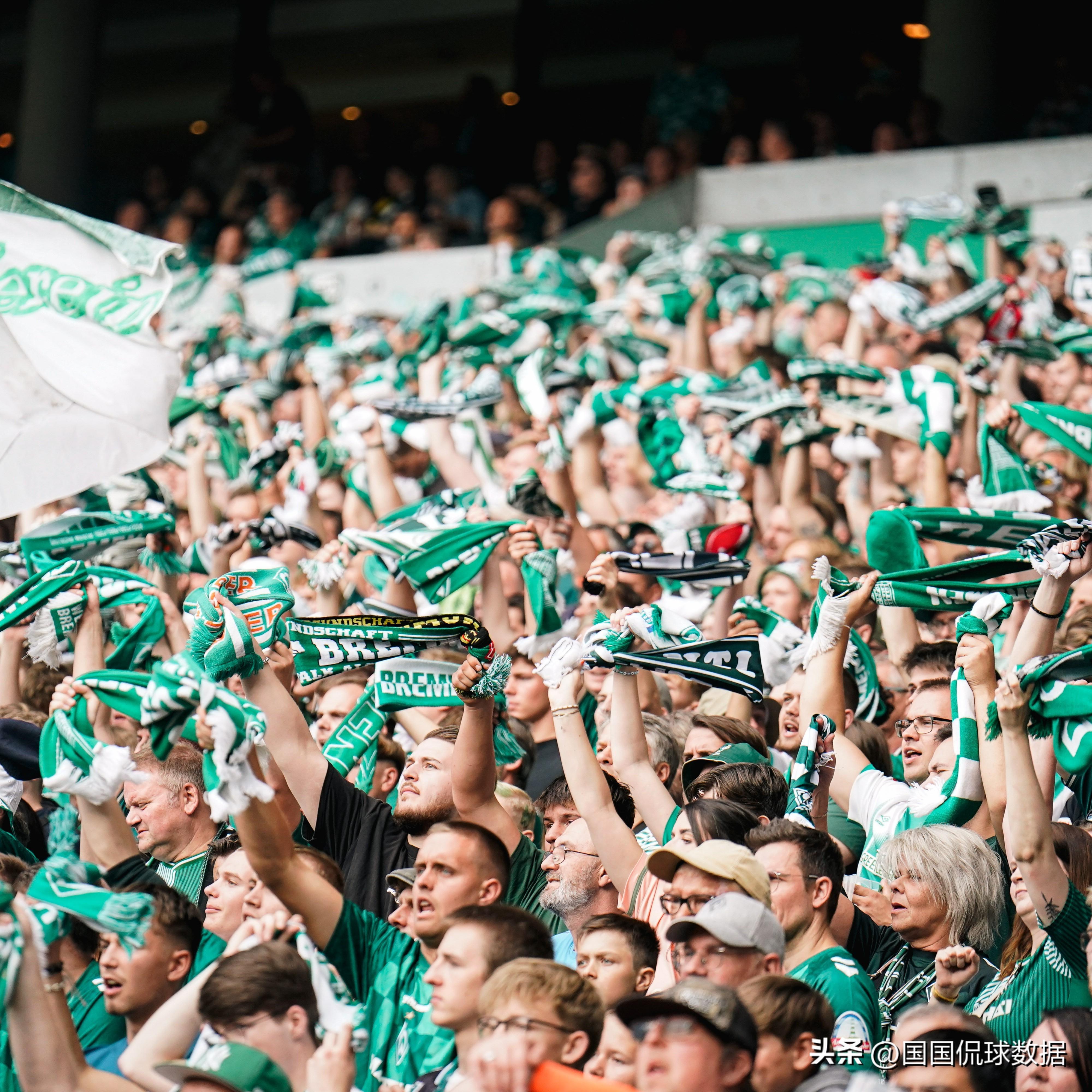 包含不莱梅队员表现不佳，面临着困难战局的词条