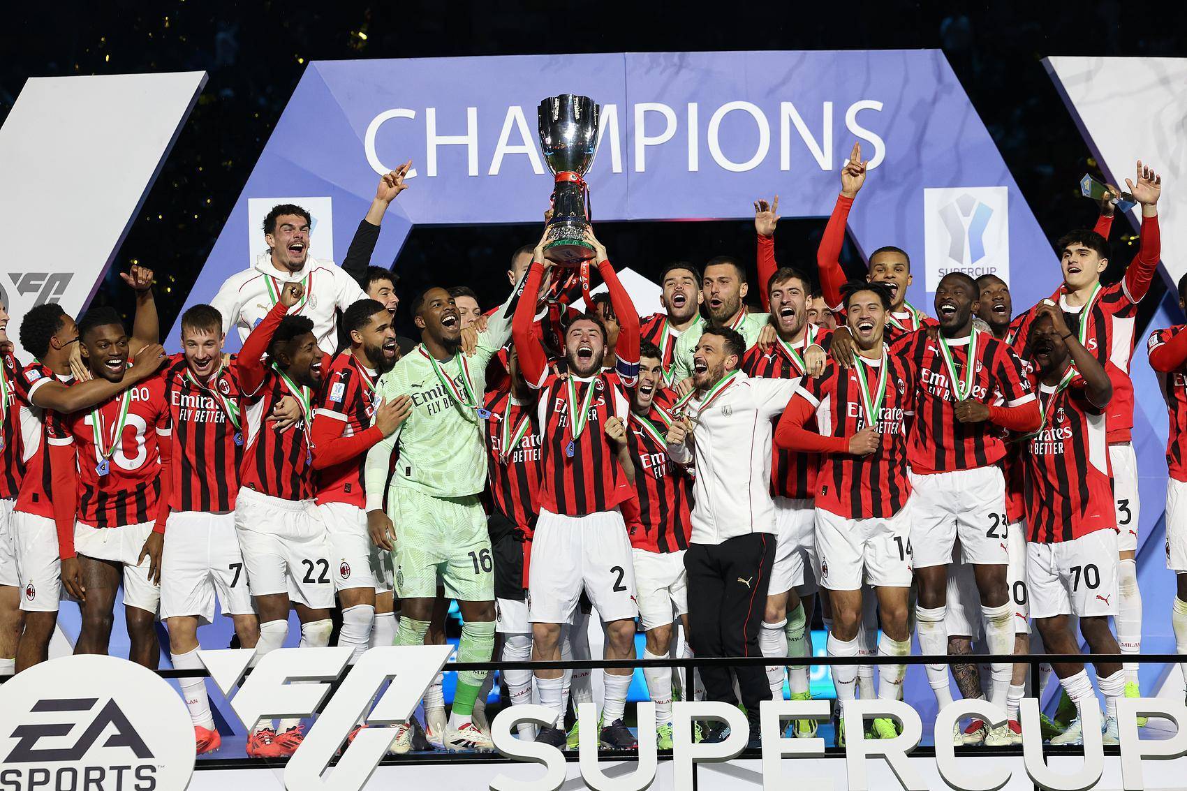 米兰德比，AC米兰险胜国际米兰