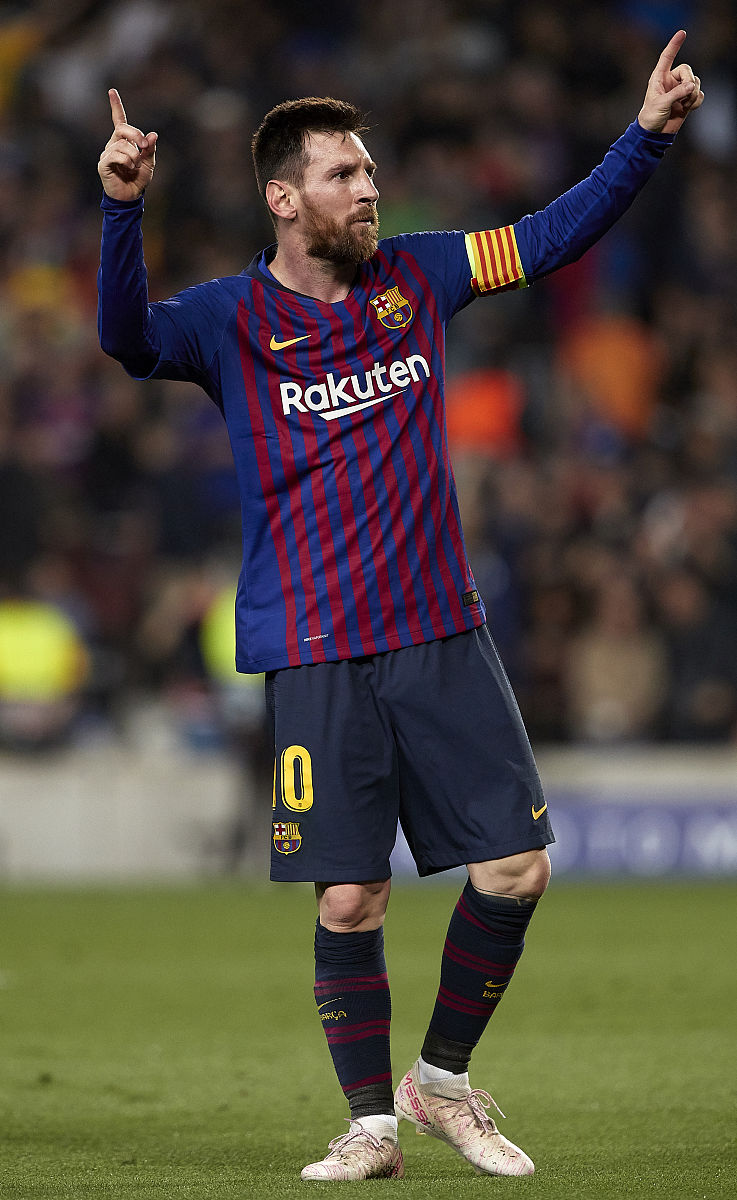 梅西忍痛出场，小马哥突破禁区