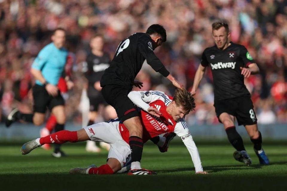 斯托克城砥砺前行，英超比赛要成就他们的梦想