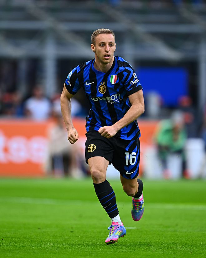 乌迪内斯大比分战胜对手,扩大领先优势 乌迪内斯大比分战胜对手,扩大领先优势