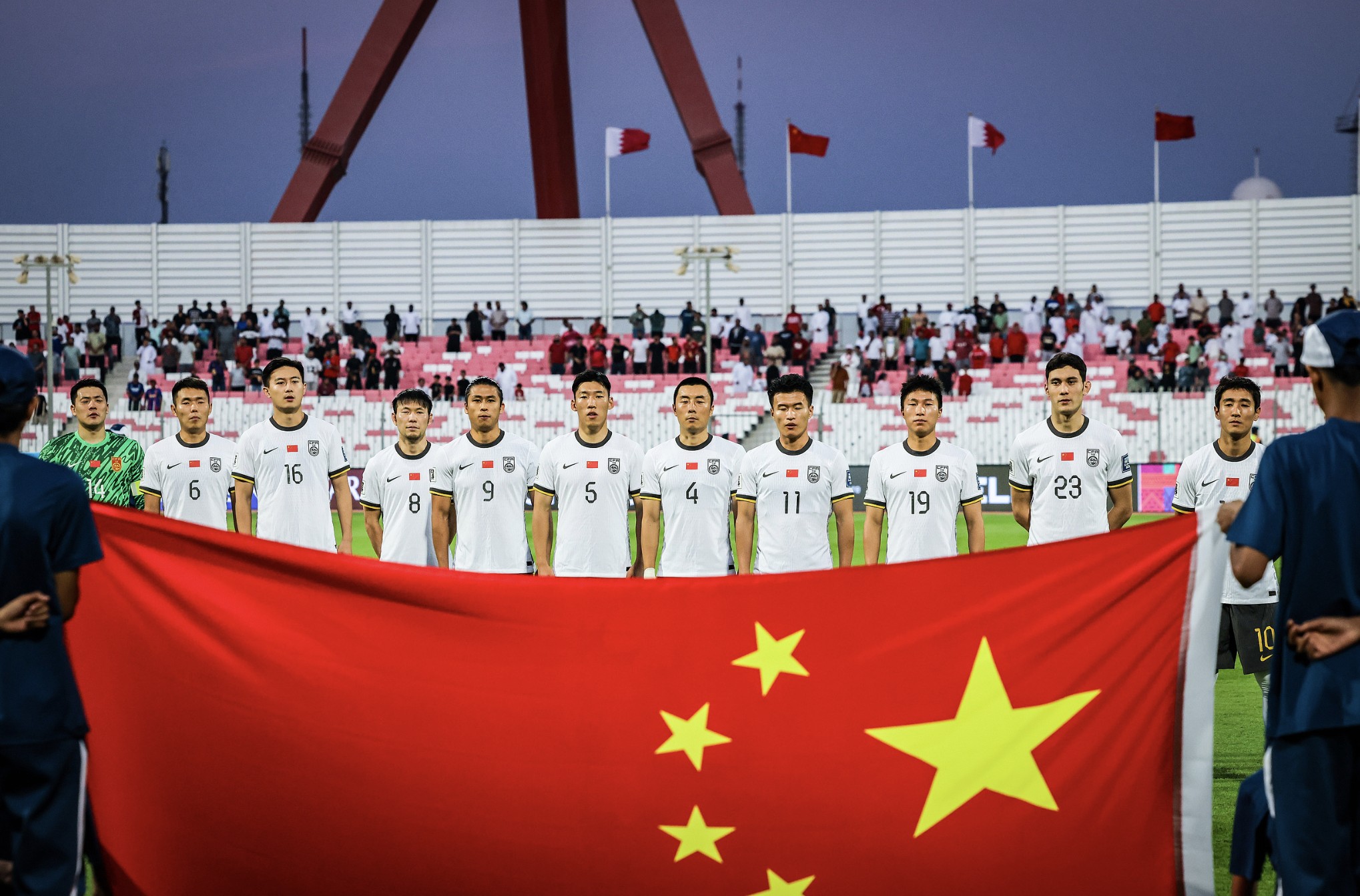 亚洲联赛中球队全力以赴角逐