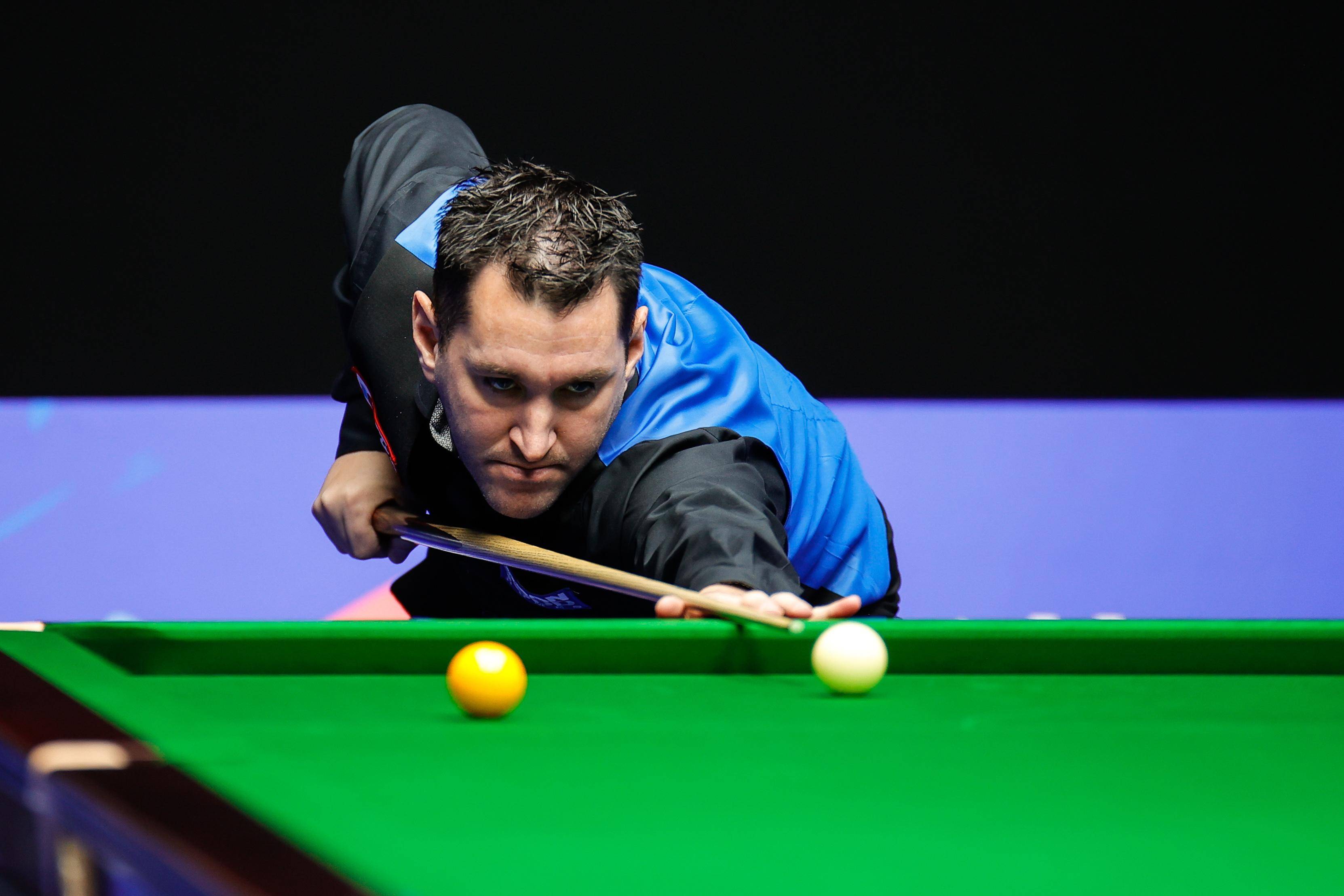 智利明星球员努力备战高级比赛