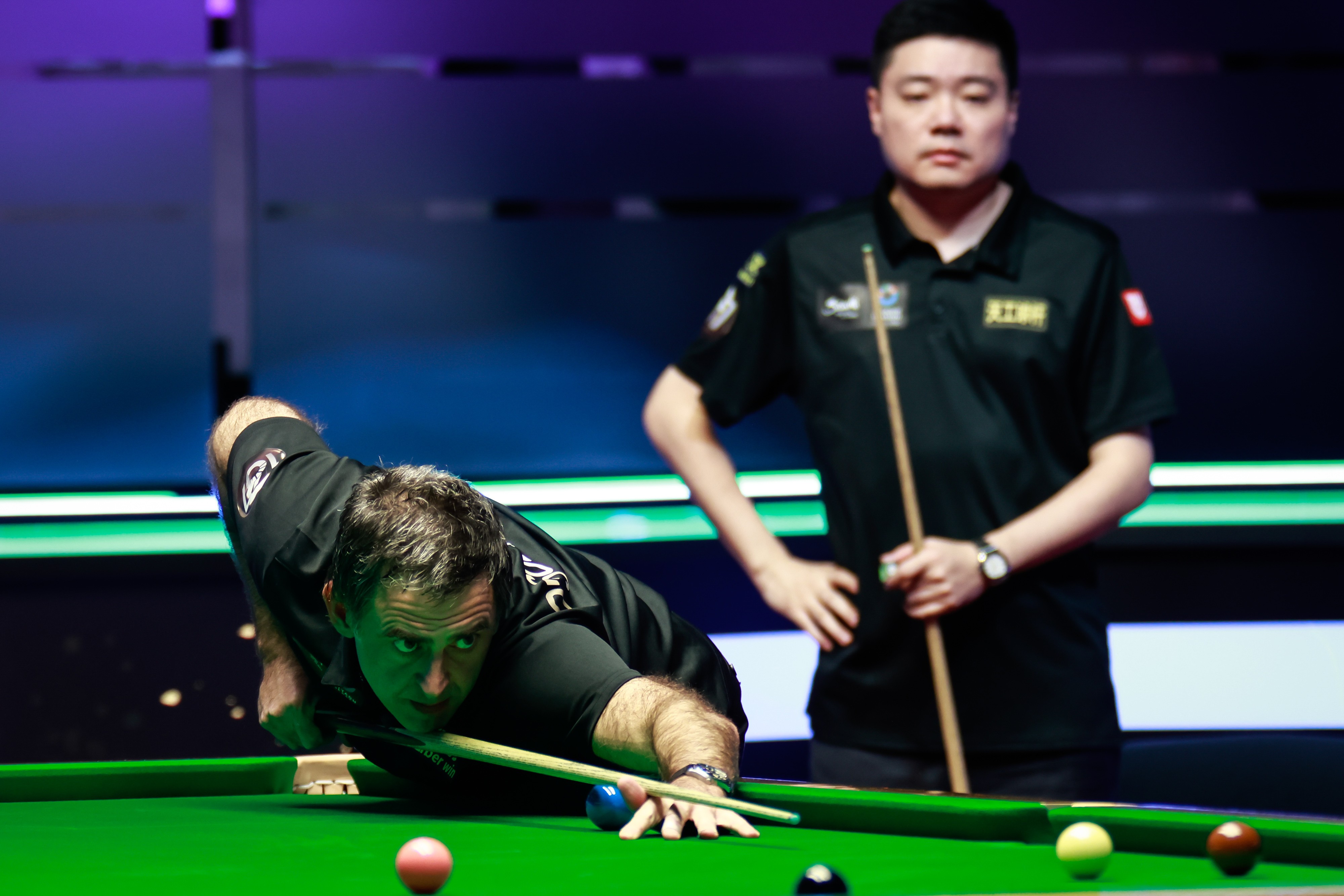 智利明星球员努力备战高级比赛