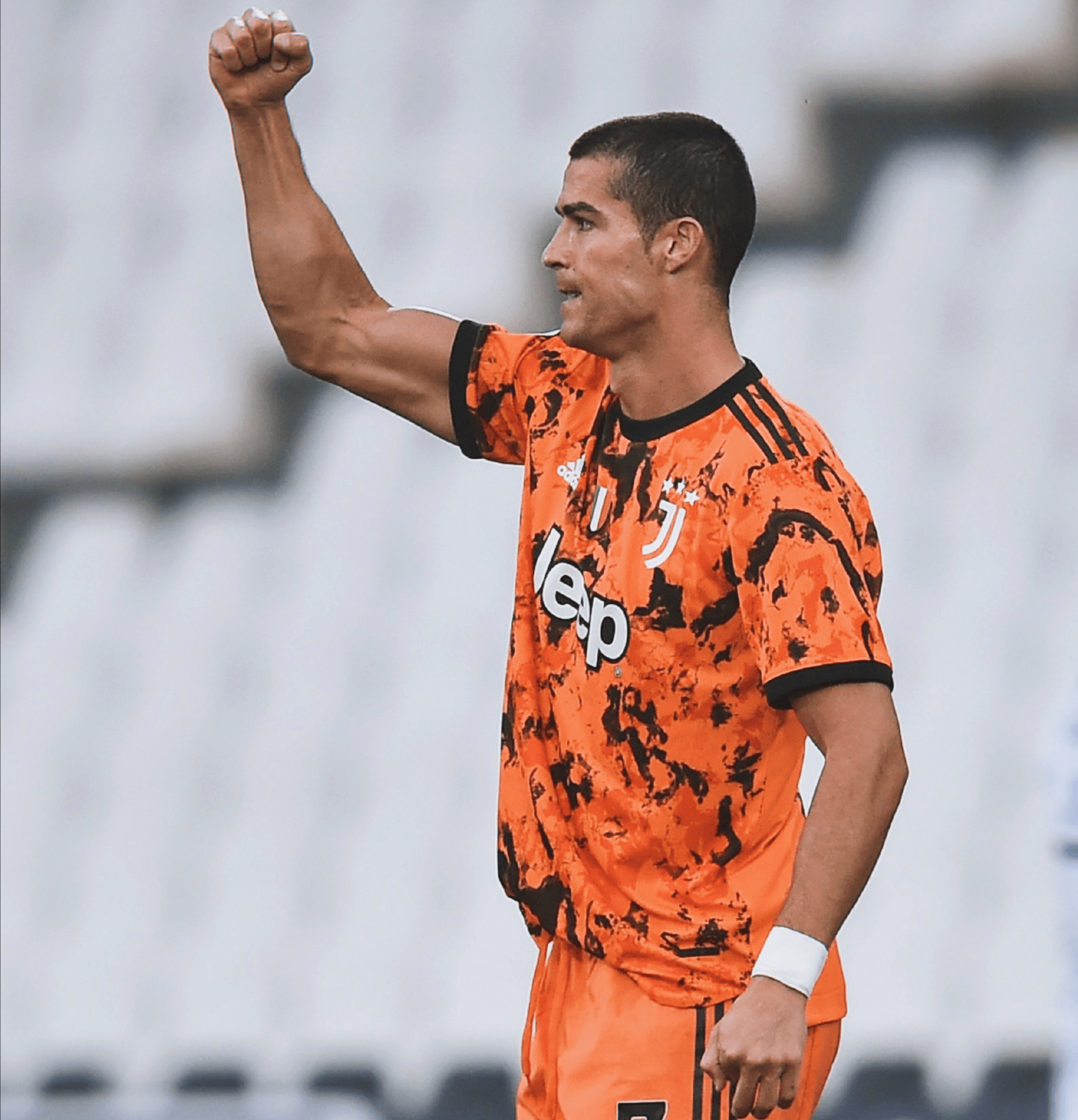 巴黎圣日耳曼主场战平甘冈，难求一胜