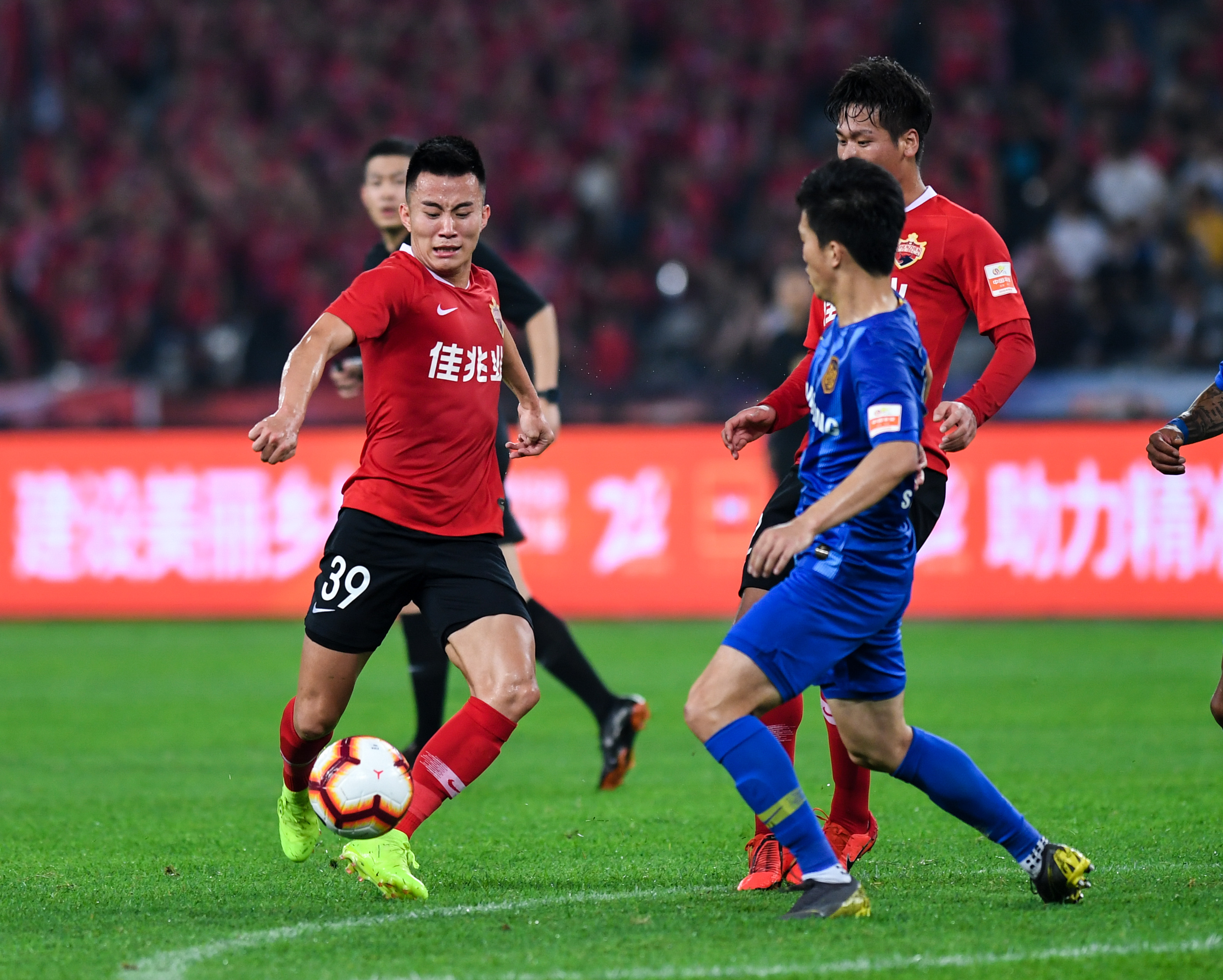 深圳佳兆业主场意外输球，露出破绽