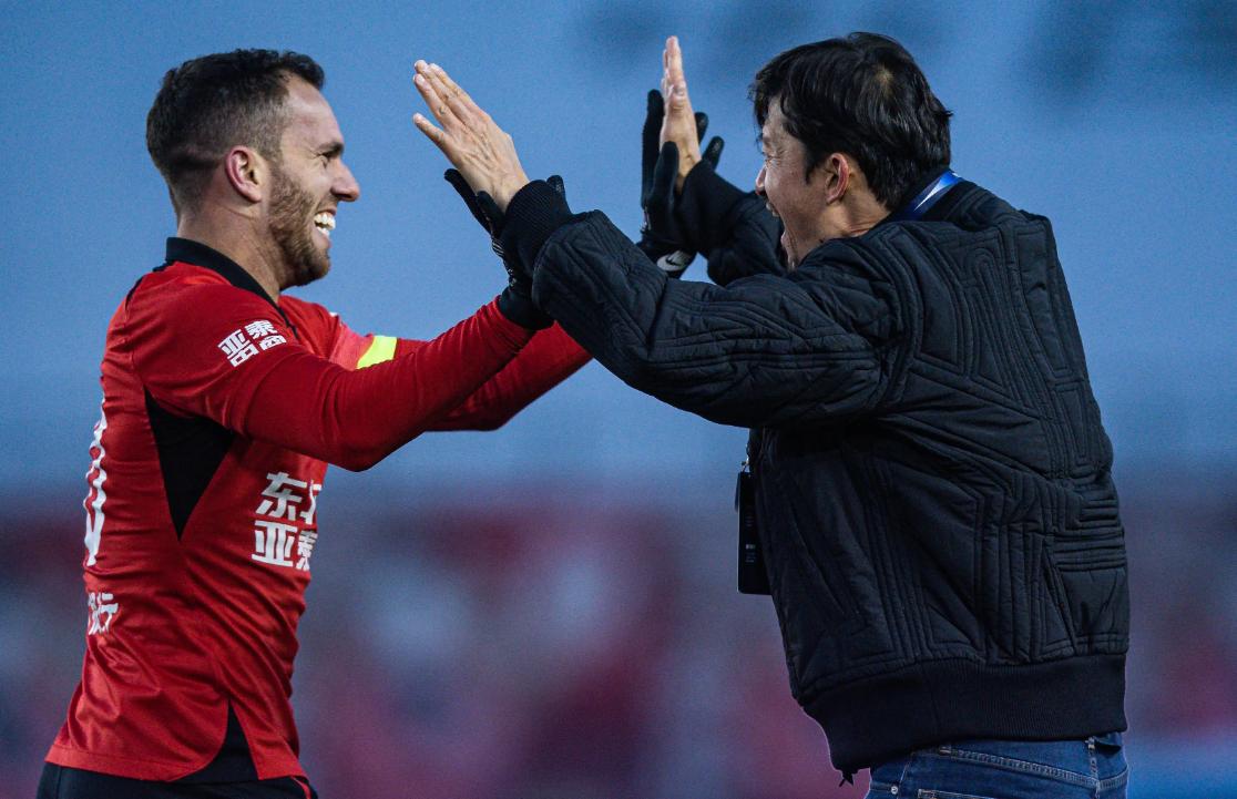 外援大爆发，球队备战总决赛力求卫冕