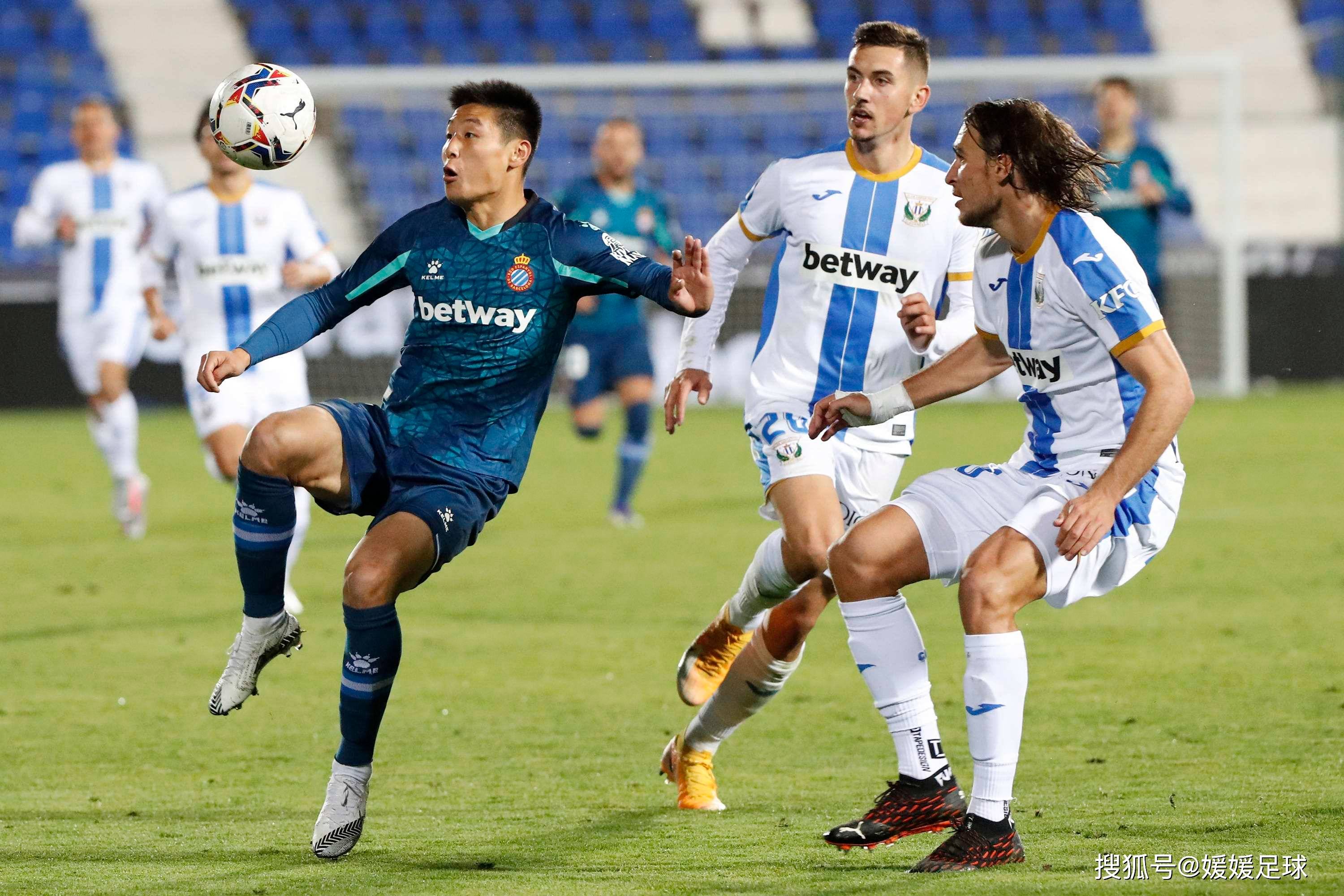 热那亚队员发飙，导致比赛失分被罚