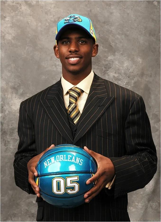 爵士胜马刺沉寂末节，保罗卡兰加迎复出