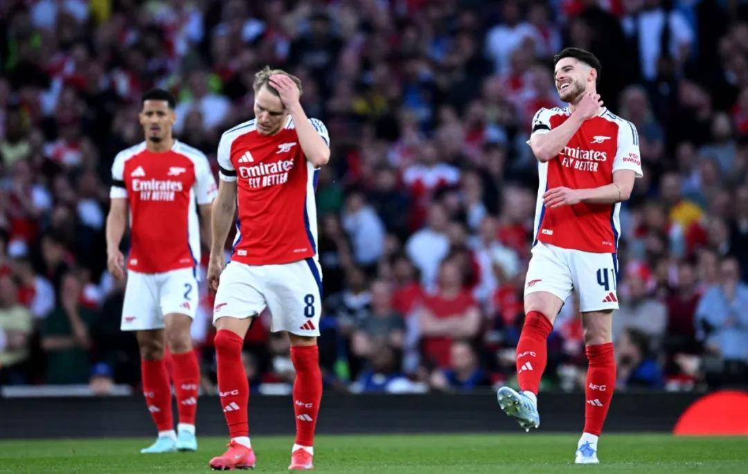 阿森纳迎战阿贾克斯，欲夺晋级机会