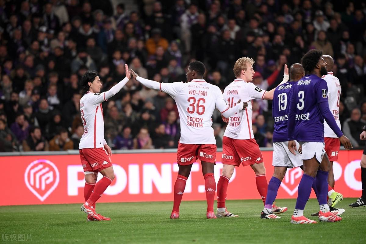 斯特拉斯堡主场不敌里尔，积分榜下滑