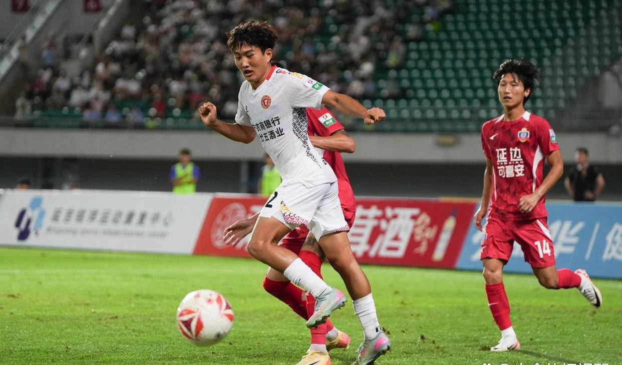 精彩对决收场，强队小胜，率先获胜