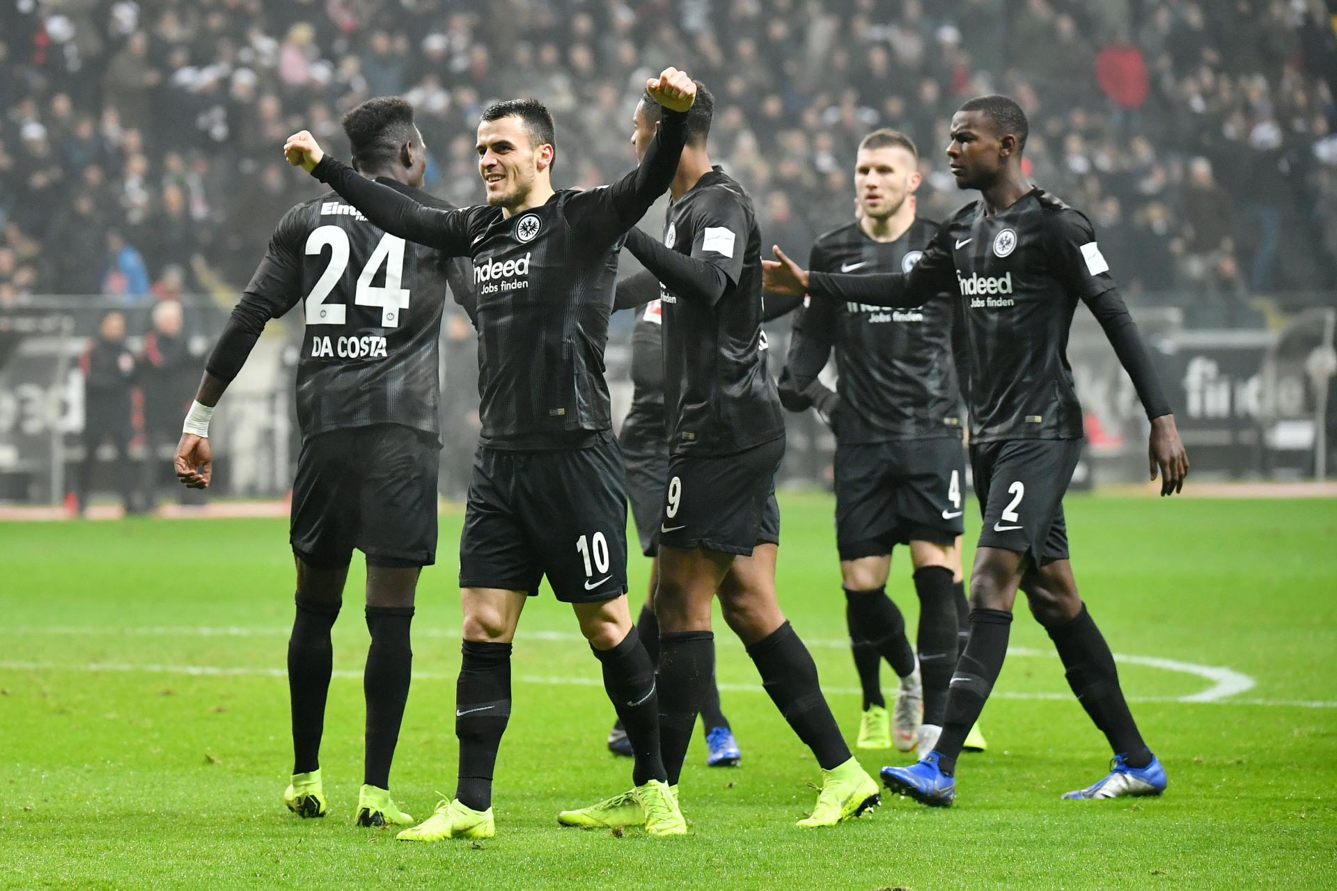 法兰克福击败斯图加特，豪取胜利