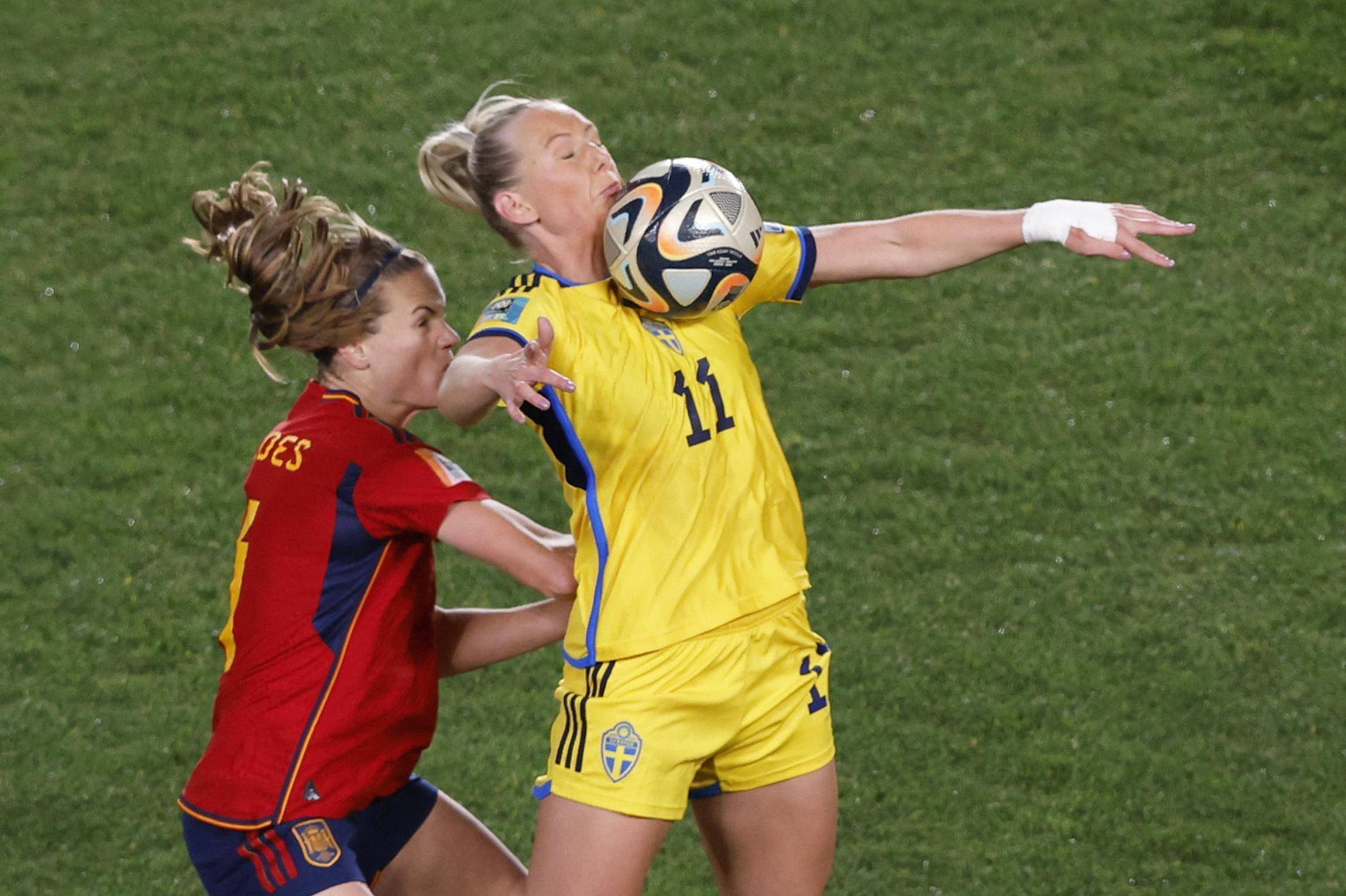 瑞典女足明星在本场比赛表现抢眼