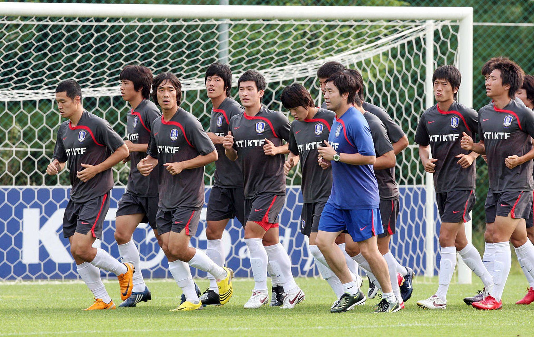 风云再起，东亚足球界争霸赛掀起热潮