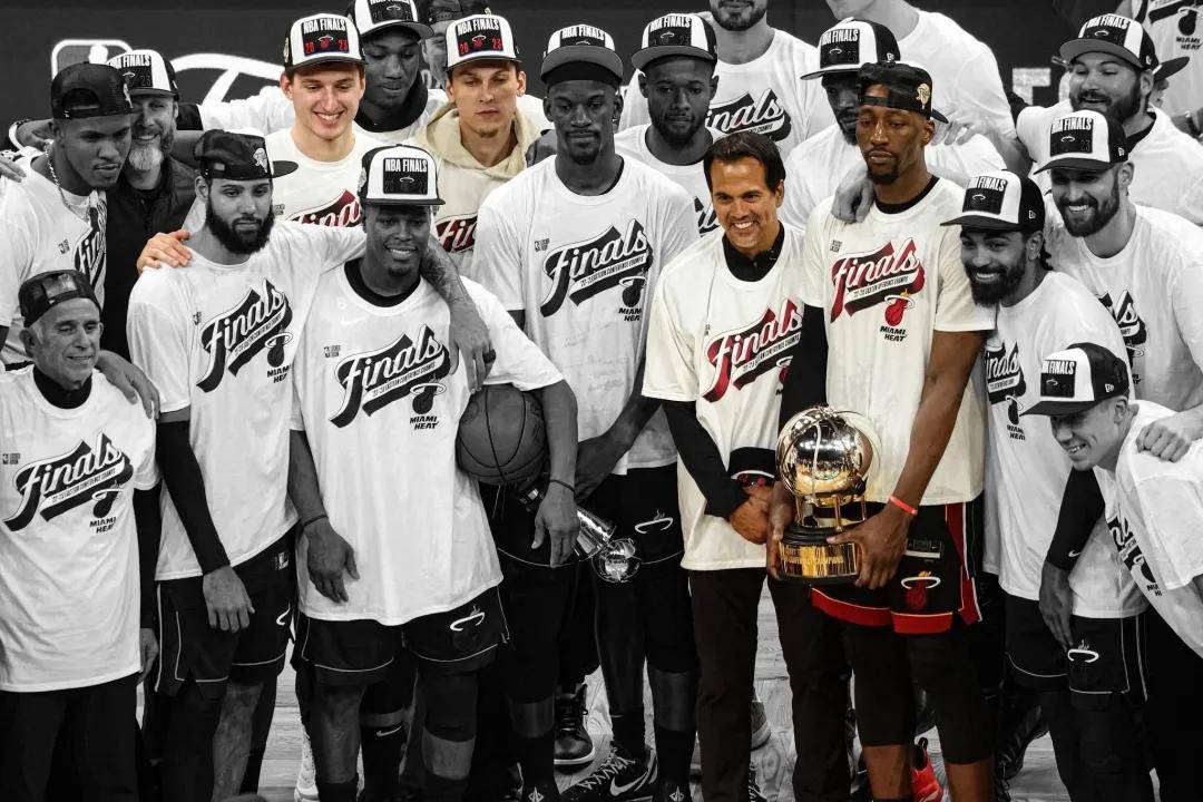 东部豪强尽显实力，开启角逐总冠军之路的简单介绍