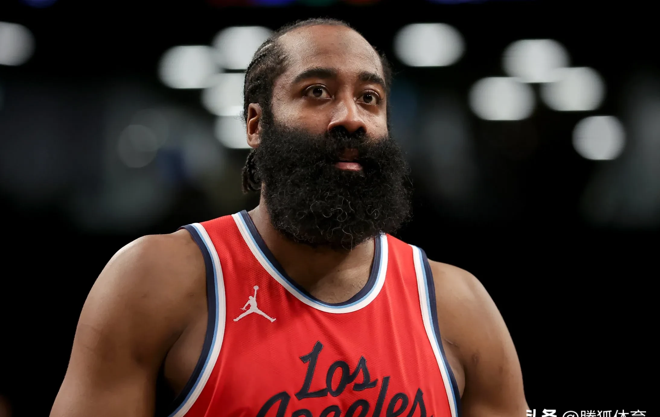 火箭队主场告负热火，哈登孤独起舞