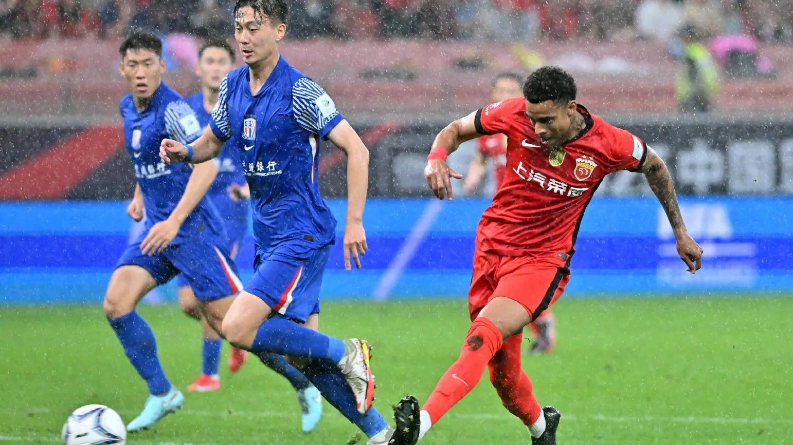 中场调度恰到好处，球队顺利取胜