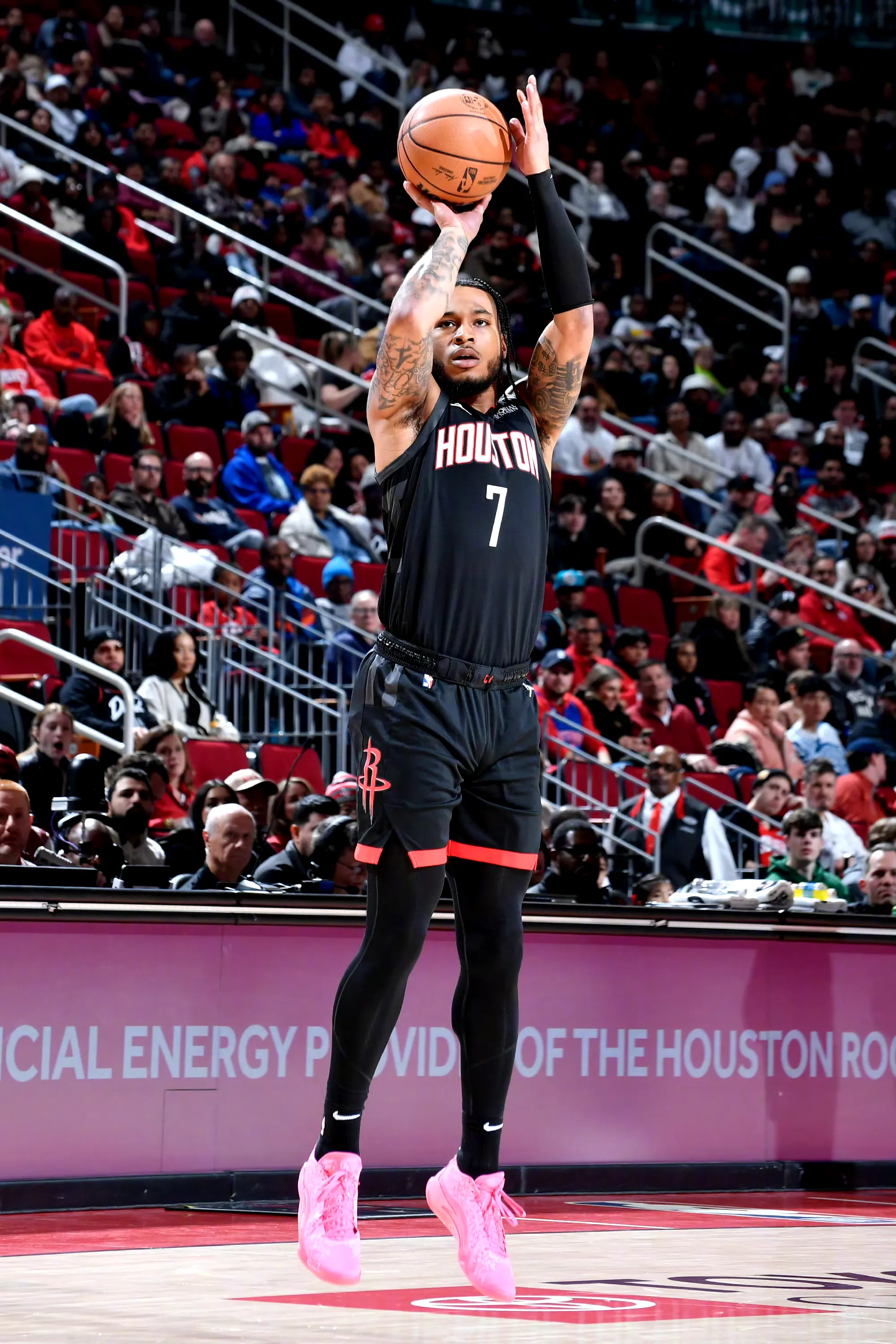 火箭主场击败魔术，士气大振