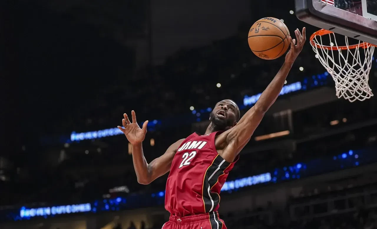 热火险胜独行侠，取得三连胜