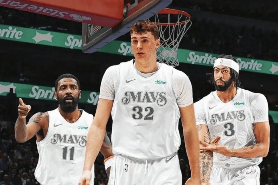 爵士横扫独行侠,新秀表现抢眼 爵士横扫独行侠,新秀表现抢眼