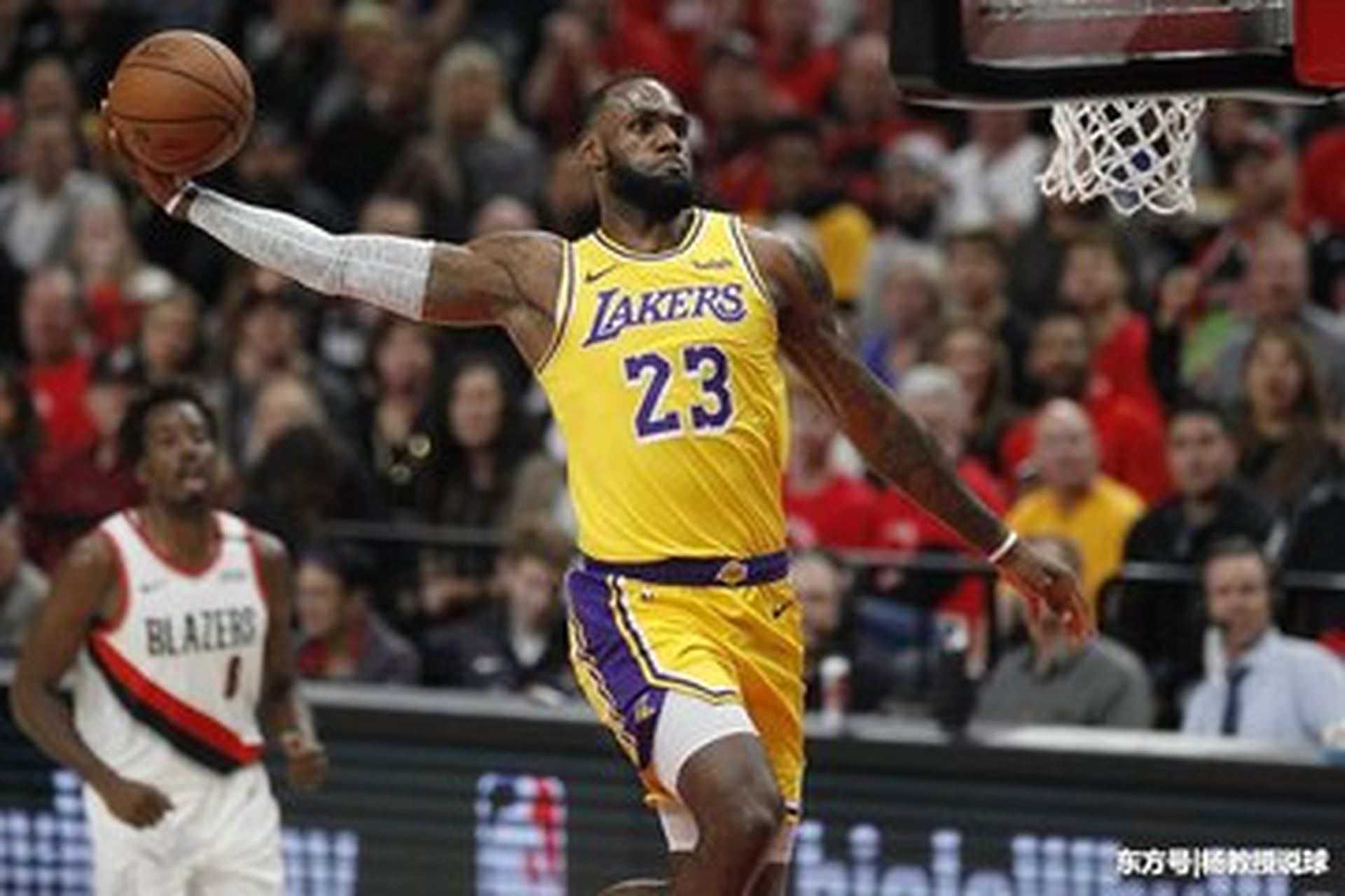 篮网客场大胜奇才结束两连败