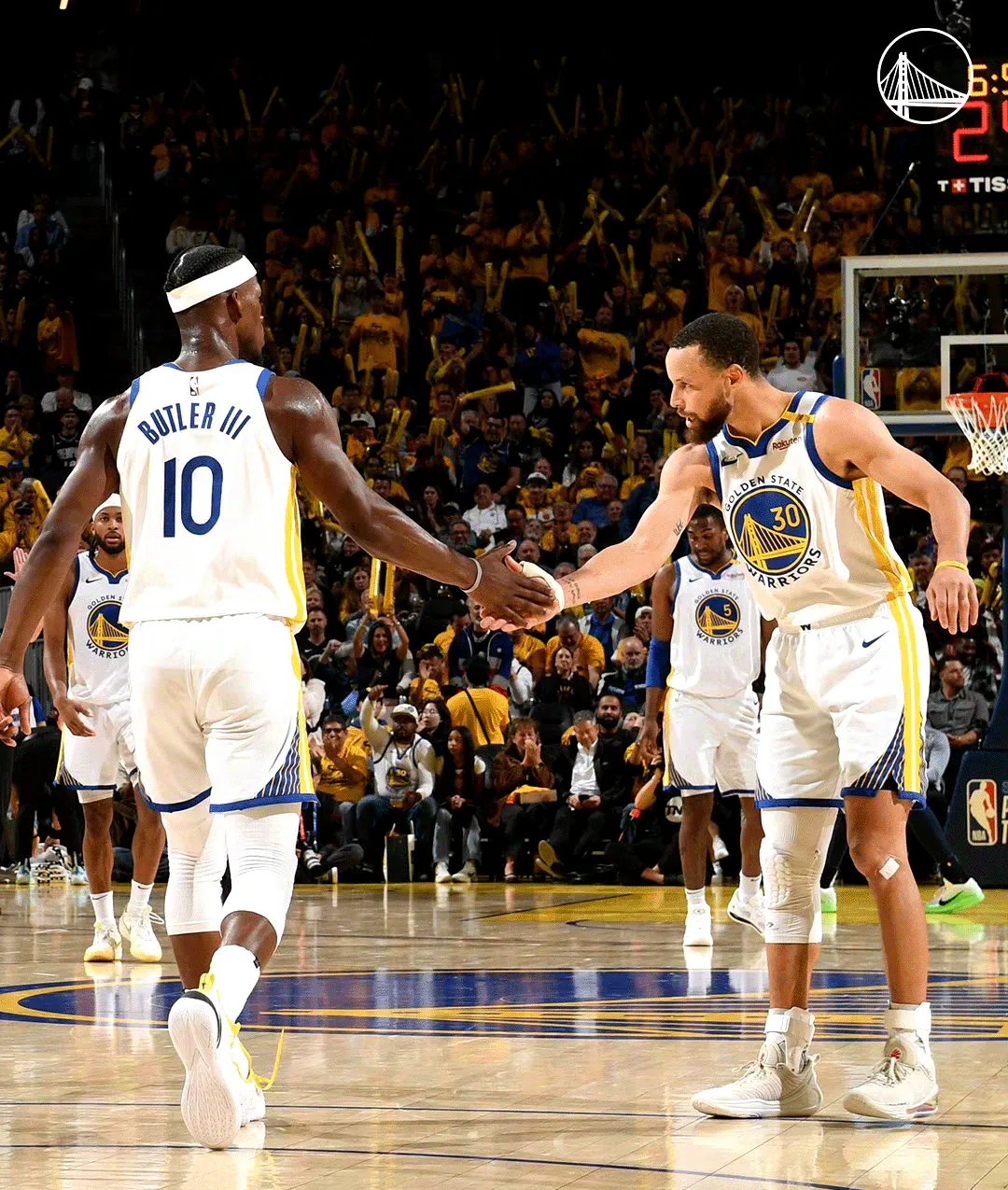 关于勇士击败灰熊,西区头名虎视眈眈的信息 关于勇士击败灰熊,西区头名虎视眈眈的信息