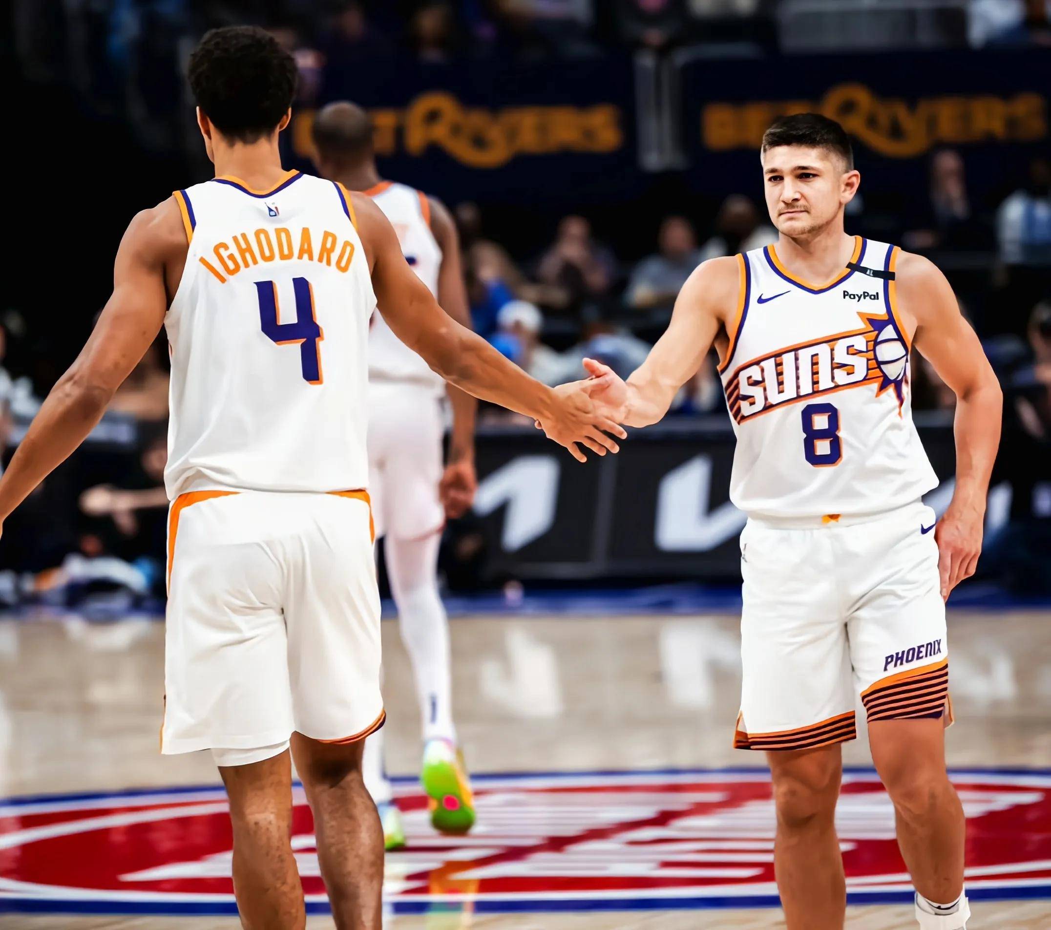 太阳客场击败活塞，杜兰特状态火热