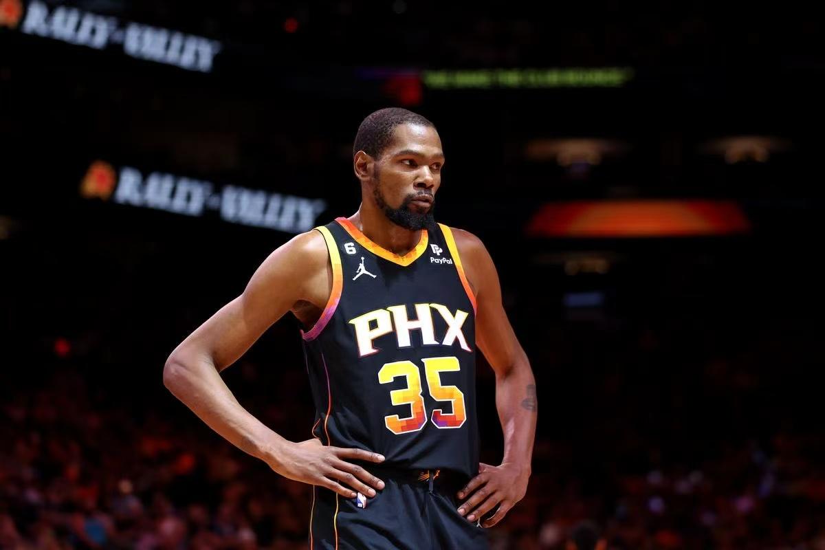 太阳客场击败活塞，杜兰特状态火热