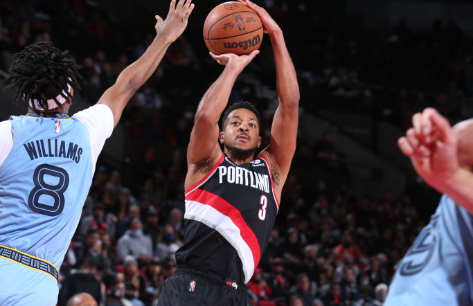 开拓者擒灰熊，利拉德单节砍22分