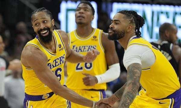 雄鹿大胜湖人，豪取五连胜