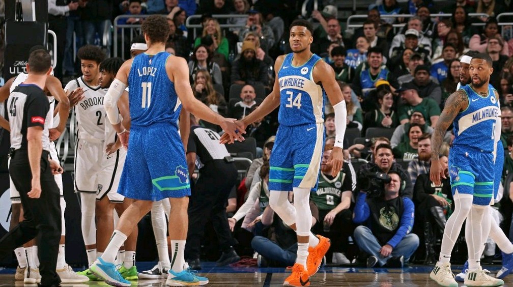 雄鹿击败篮网,稳坐东部第一位 雄鹿击败篮网,稳坐东部第一位